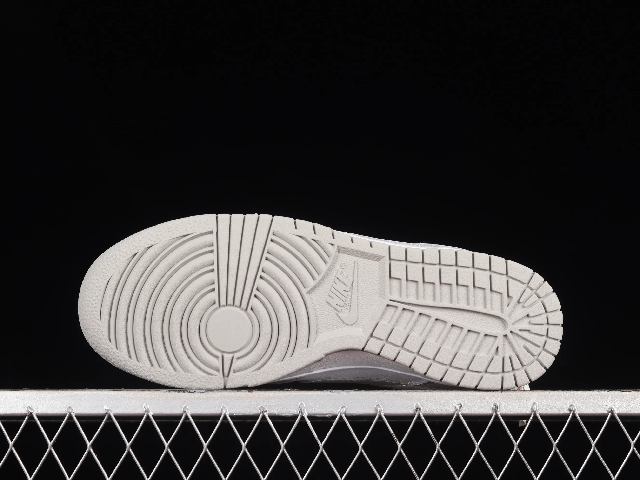 All Categories Nk SB Dunk Series Nk SB Dunk Low Low-top Sneakers Nk SB Dunk Low "Grey Fog" White Gray SB Smashed Backboard Fashion Casual Sneakers DD1391-103